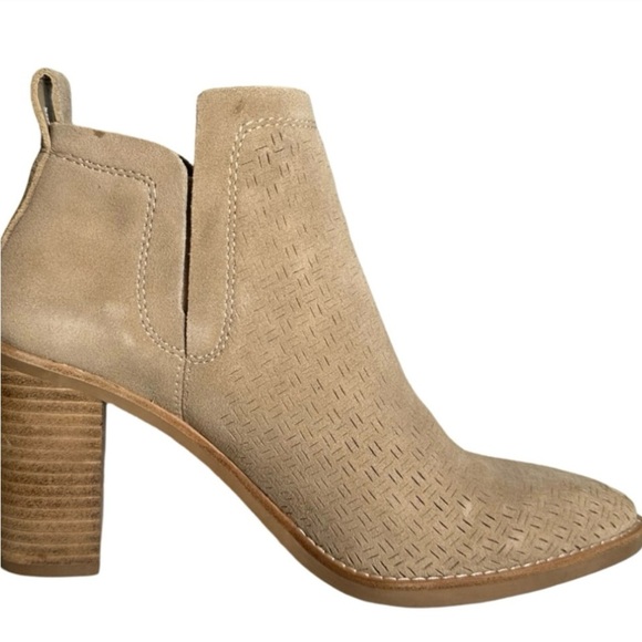 Dolce Vita Taupe Suede Ankle Boots with Pointed Toe and Block Heel - Picture 13 of 14
